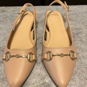 Jones New York Cream Slingback Flats with Pointed Toe and Gold Hardware